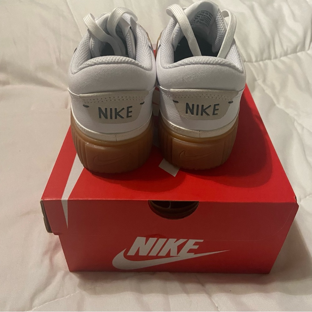 Nike Court Legacy Lift, Size 9 - Picture 3 of 4